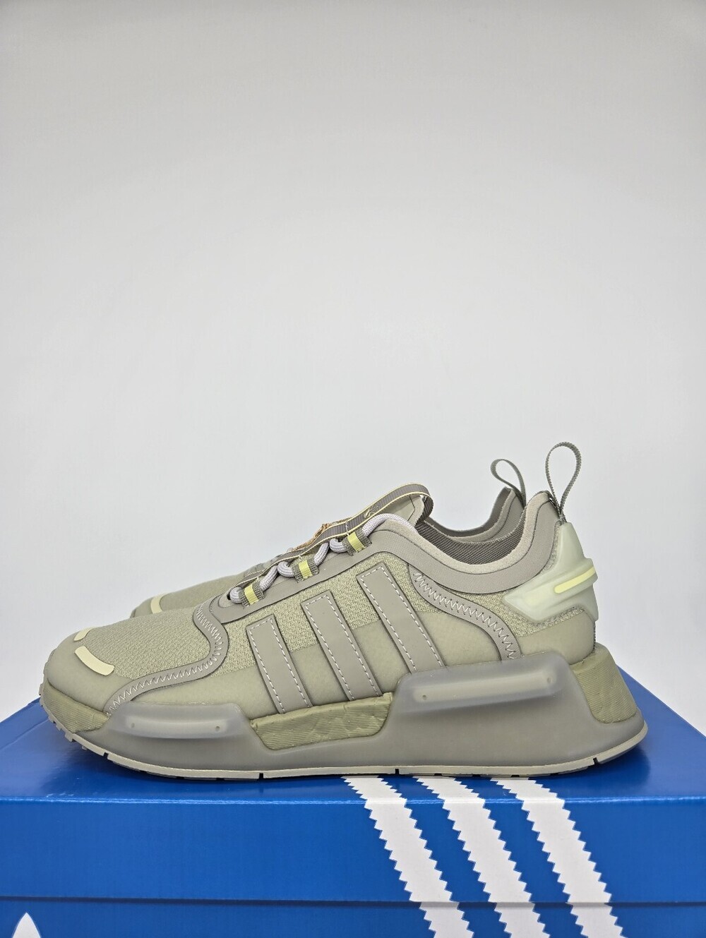 Adidas Women's NMD R1 V3 GZ2134 Feather Grey Sandy Beige Running Shoes Size 7